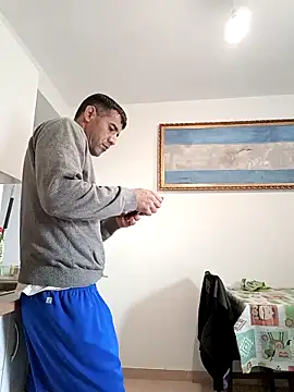 Snapshot of juanignacioargentino chatting on 02/08/25, 02:27 juanignacioargentino online show from 02/08/25, 02:27