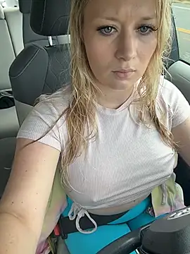 Snapshot of kcmo1010 chatting on 10/28/25, 09:28 kcmo1010 online show from 10/28/25, 09:28