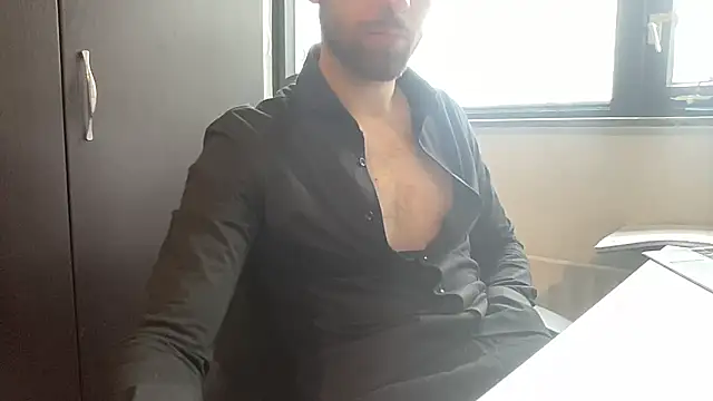 Snapshot of bullyboyy chatting on 02/24/25, 08:49 bullyboyy online show from 02/24/25, 08:49