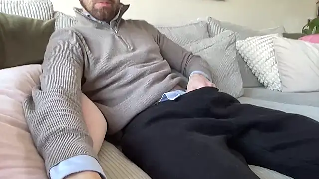 Snapshot of bullyboyy chatting on 03/02/25, 12:01 bullyboyy online show from 03/02/25, 12:01