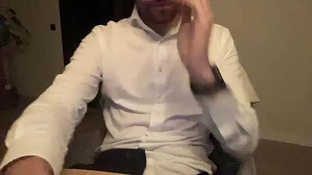 Snapshot of bullyboyy chatting on 11/20/25, 06:24 bullyboyy online show from 11/20/25, 06:24