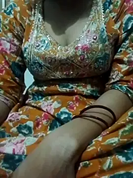 Snapshot of saaniya chatting on 11/16/25, 05:51 saaniya online show from 11/16/25, 05:51