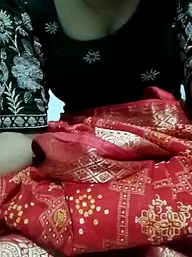 Snapshot of saaniya chatting on 11/28/25, 07:05 saaniya online show from 11/28/25, 07:05