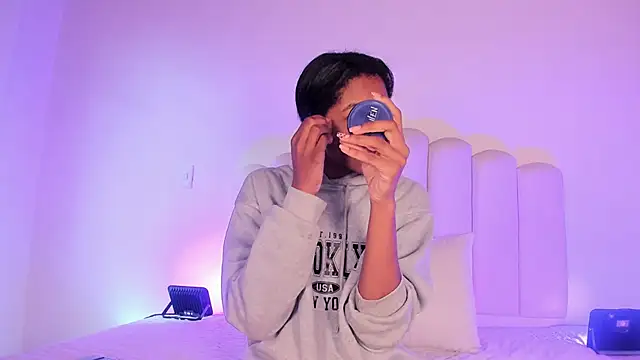 Zaira Rose  online show from 11/12/25, 01:11