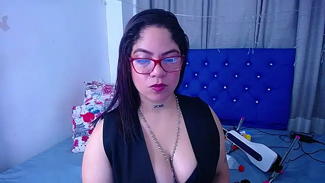 hornny cougar online show from 10/10/25, 03:16