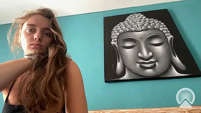 Snapshot of valure_lera chatting on 03/09/25, 02:39 valure lera online show from 03/09/25, 02:39