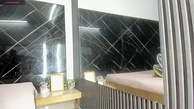 Snapshot of Estefy_gomez09 chatting on 10/17/25, 04:48 Estefy gomez09 online show from 10/17/25, 04:48