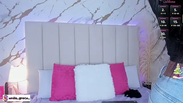 Mia greco  online show from 11/12/25, 08:19