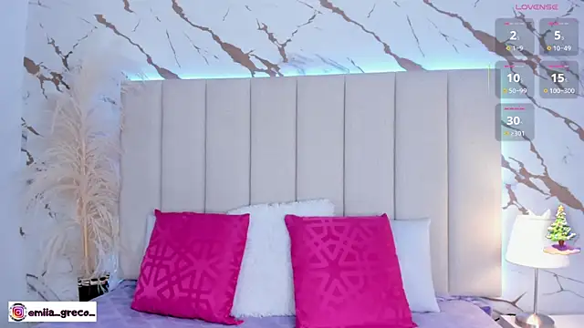 Mia greco  online show from 11/13/25, 08:08