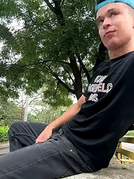 Snapshot of arevalo1124 chatting on 10/18/25, 10:10 arevalo1124 online show from 10/18/25, 10:10