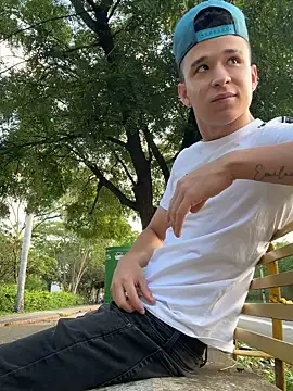 Snapshot of arevalo1124 chatting on 11/05/25, 09:26 arevalo1124 online show from 11/05/25, 09:26