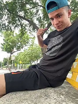 Snapshot of arevalo1124 chatting on 11/18/25, 09:30 arevalo1124 online show from 11/18/25, 09:30