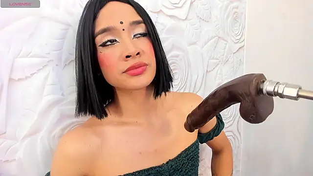 Snapshot of Sarahi_Camila chatting on 10/16/25, 09:16 Sarahi Camila online show from 10/16/25, 09:16