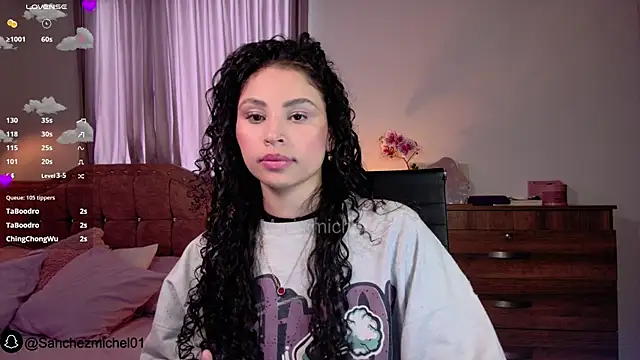 Snapshot of Marivimichel1 chatting on 02/22/25, 03:36 Marivimichel1 online show from 02/22/25, 03:36