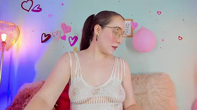 Snapshot of julietha_bianco_ chatting on 02/18/25, 12:17 julietha bianco online show from 02/18/25, 12:17