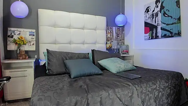 Snapshot of Thomas_May4rs chatting on 02/27/25, 04:09 Thomas May4rs online show from 02/27/25, 04:09