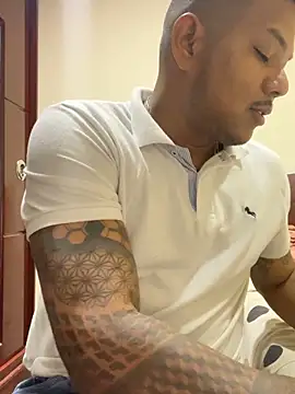 Saipadpuer30 online show from 10/19/25, 05:41