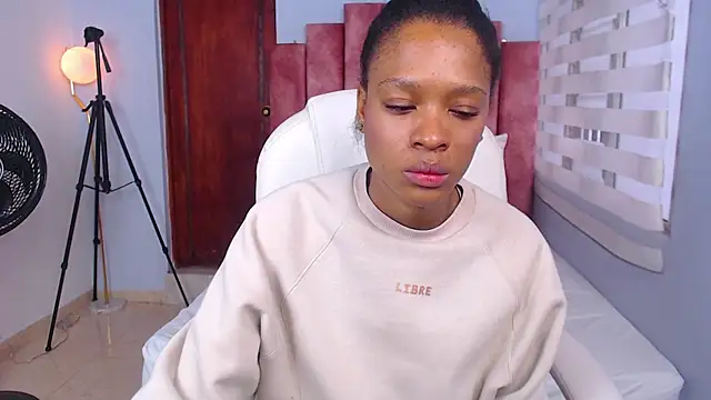 brendathompson  online show from 03/03/25, 12:27