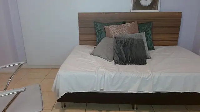 brendathompson  online show from 03/15/25, 09:41