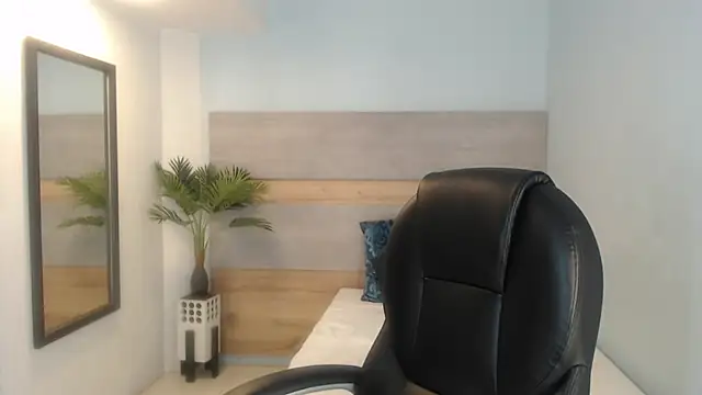 brendathompson  online show from 09/13/25, 03:50