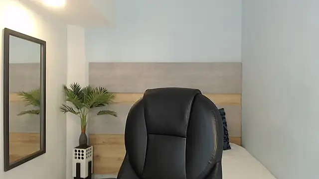 brendathompson  online show from 09/16/25, 02:23