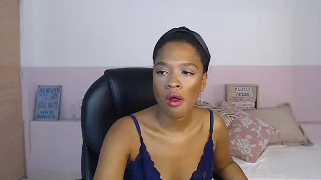 brendathompson  online show from 10/12/25, 02:32