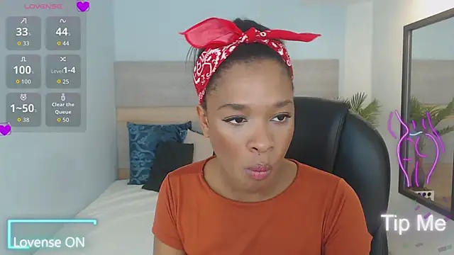 brendathompson  online show from 10/21/25, 02:12