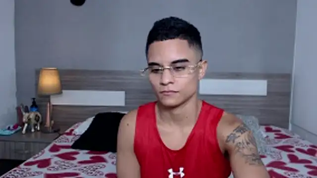 Liiamthompson online show from 10/18/25, 08:26