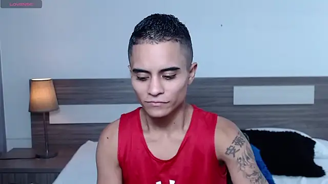 Liiamthompson online show from 11/13/25, 07:02