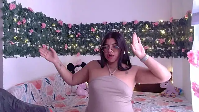 viccky vick online show from 11/17/25, 07:52