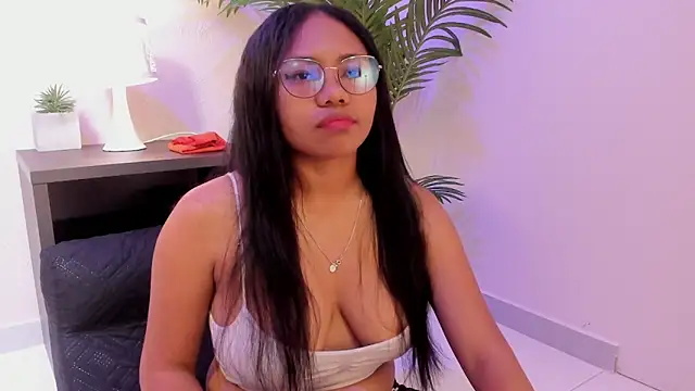 Snapshot of yeikafoxy chatting on 02/04/25, 11:05 yeikafoxy online show from 02/04/25, 11:05