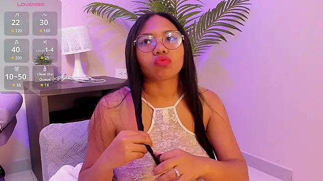 Snapshot of yeikafoxy chatting on 02/06/25, 10:59 yeikafoxy online show from 02/06/25, 10:59