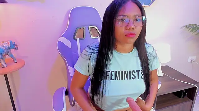 Snapshot of yeikafoxy chatting on 02/07/25, 11:01 yeikafoxy online show from 02/07/25, 11:01