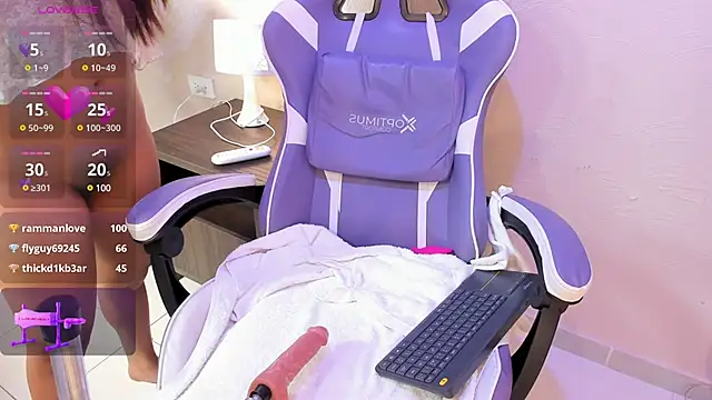 Snapshot of yeikafoxy chatting on 03/01/25, 05:27 yeikafoxy online show from 03/01/25, 05:27