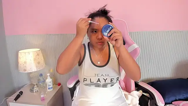 Snapshot of yeikafoxy chatting on 11/05/25, 11:32 yeikafoxy online show from 11/05/25, 11:32