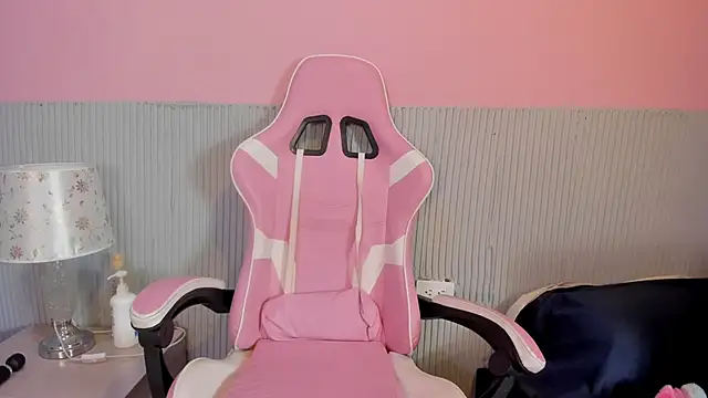 Snapshot of yeikafoxy chatting on 11/16/25, 09:48 yeikafoxy online show from 11/16/25, 09:48