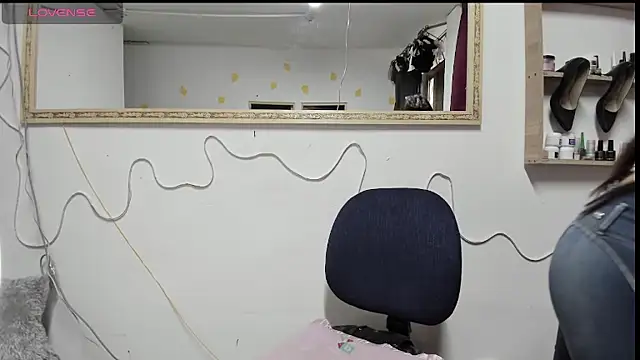 Snapshot of IZZY_BEAUTIFUL chatting on 03/10/25, 12:26 IZZY BEAUTIFUL online show from 03/10/25, 12:26