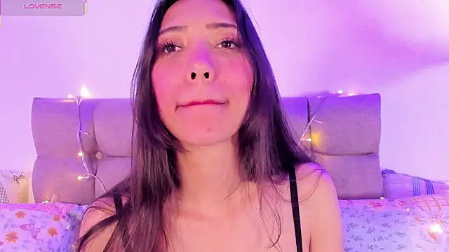 Snapshot of Miss_veronicaa2 chatting on 02/05/25, 03:42 Miss veronicaa2 online show from 02/05/25, 03:42