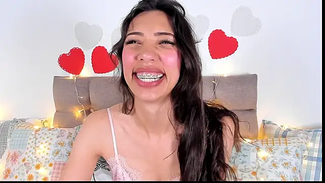 Snapshot of Miss_veronicaa2 chatting on 02/12/25, 12:22 Miss veronicaa2 online show from 02/12/25, 12:22