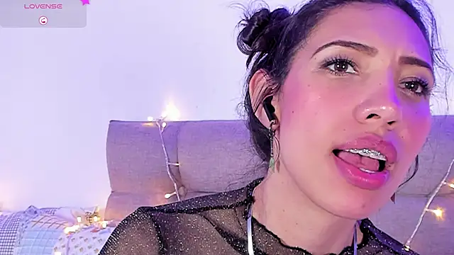 Snapshot of Miss_veronicaa2 chatting on 02/18/25, 06:26 Miss veronicaa2 online show from 02/18/25, 06:26