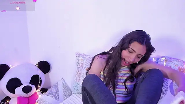Snapshot of Miss_veronicaa2 chatting on 02/19/25, 01:06 Miss veronicaa2 online show from 02/19/25, 01:06