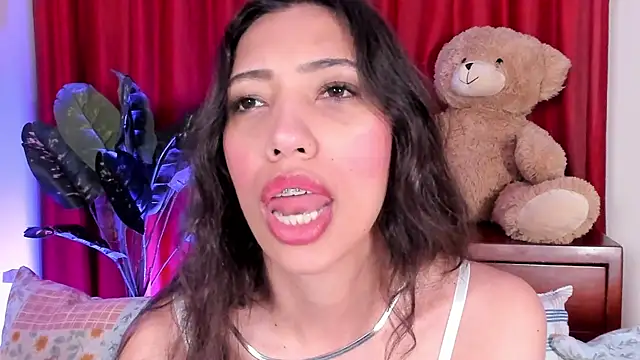 Snapshot of Miss_veronicaa2 chatting on 10/07/25, 01:19 Miss veronicaa2 online show from 10/07/25, 01:19