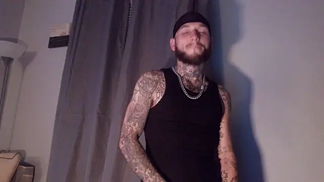 cruz815 online show from 10/26/25, 04:07