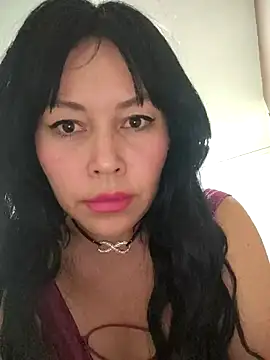 Snapshot of KellyPerlaxxx chatting on 10/24/25, 04:03 KellyPerlaxxx online show from 10/24/25, 04:03