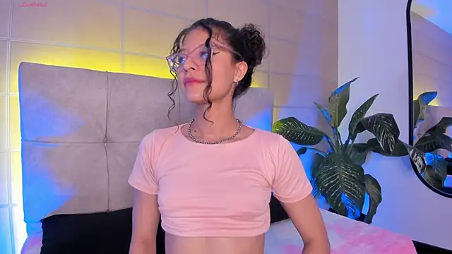 mac-sara online show from 10/13/25, 09:37