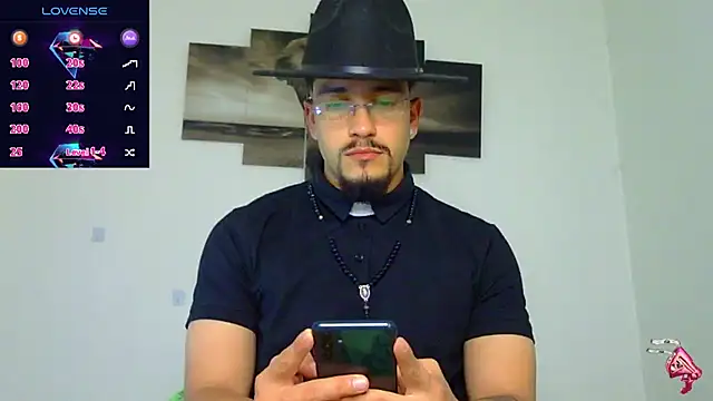 Keiviid online show from 10/31/25, 02:07