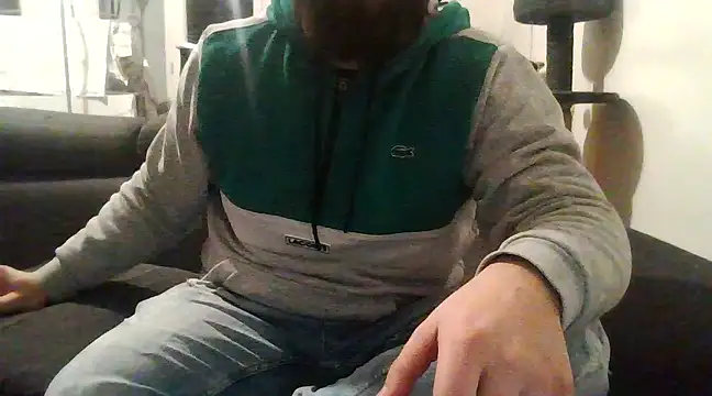 Snapshot of Zer_oki chatting on 03/08/25, 07:31 Zer oki online show from 03/08/25, 07:31