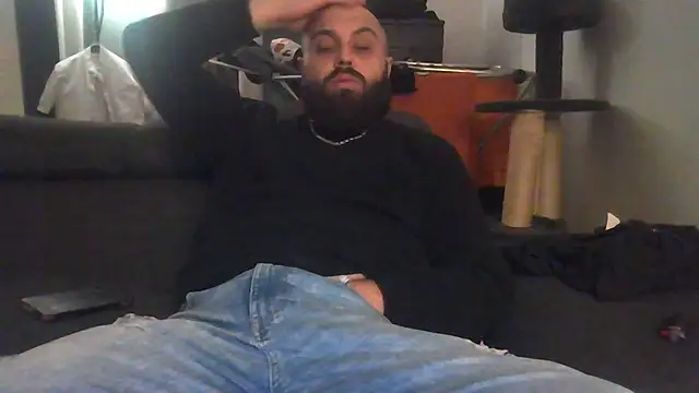 Snapshot of Zer_oki chatting on 03/12/25, 10:28 Zer oki online show from 03/12/25, 10:28