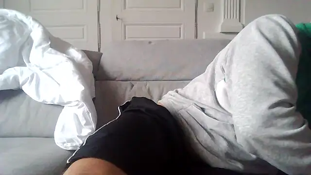 Snapshot of Zer_oki chatting on 09/24/25, 09:12 Zer oki online show from 09/24/25, 09:12