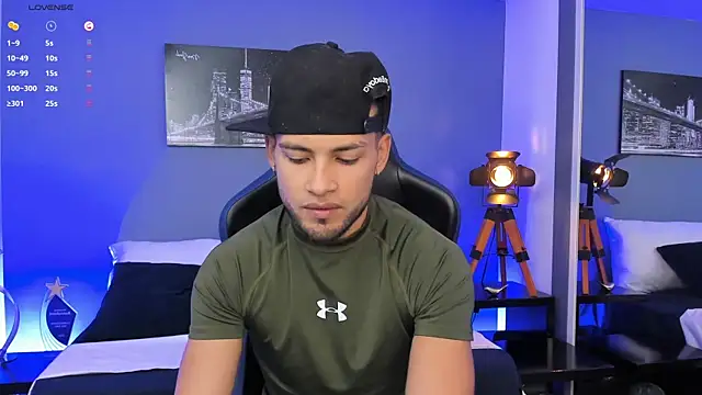 Snapshot of Max_Conor1 chatting on 10/08/25, 03:09 Max Conor1 online show from 10/08/25, 03:09